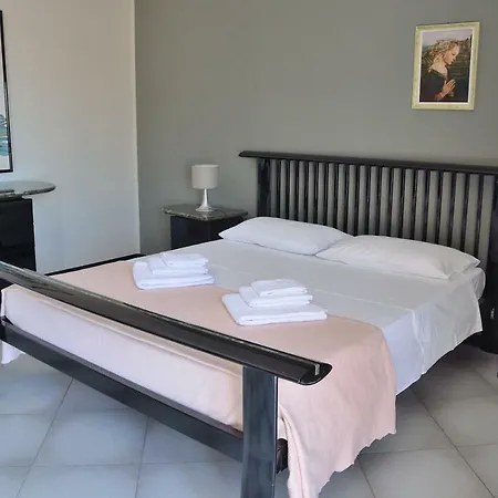 Ortigia Giuliana Holiday home *